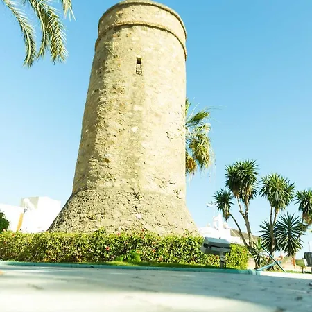 Sun Coast -- Superb With 4 Pools, Gardens & Breakfast