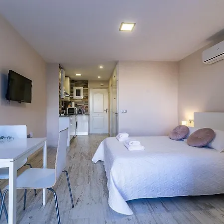Sun Coast -- Superb With 4 Pools, Gardens & Breakfast