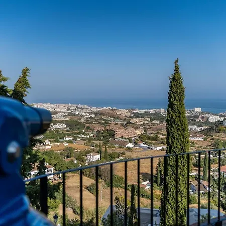 Sun Coast -- Superb With 4 Pools, Gardens & Breakfast Appartement
