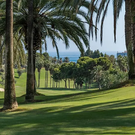 Sun Coast -- Superb With 4 Pools, Gardens & Breakfast
